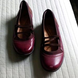 Earth Origins maroon slipon shoes 7 1/2W